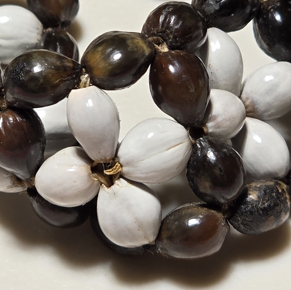 Hawaiian Wood Beaded Flower Bracelet 14 - Picture 3 of 3